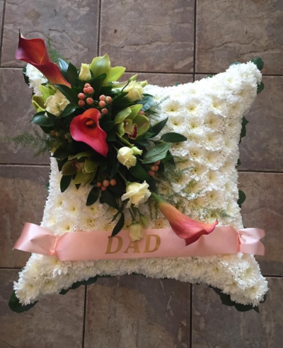 Based Cushion - Based cushion, with choice of colour for the cluster. Based Cushion - Based cushion, with choice of colour for the cluster.